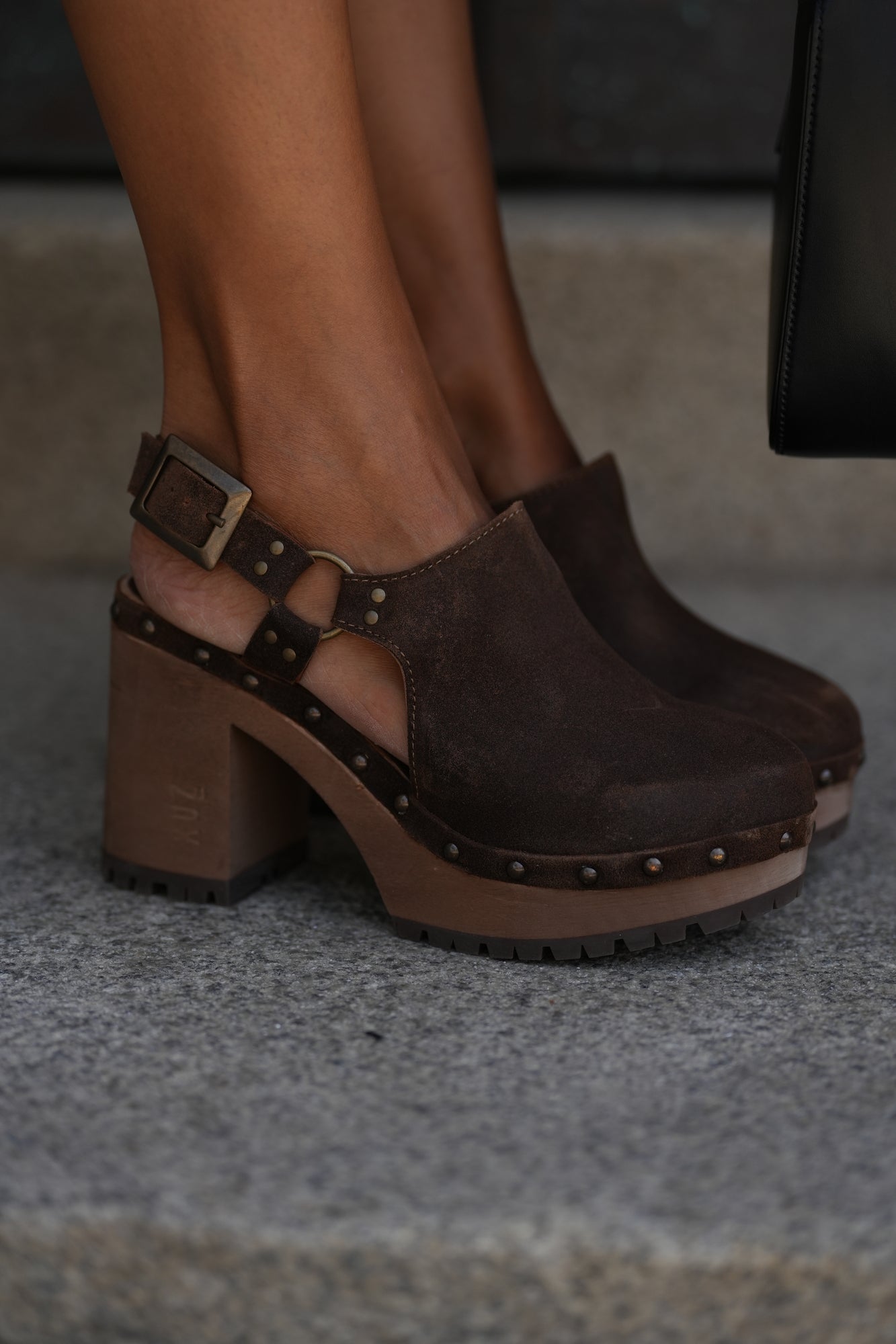 Soca com tacão de madeira