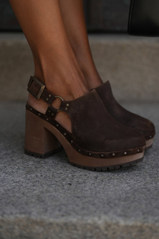 Soca com tacão de madeira