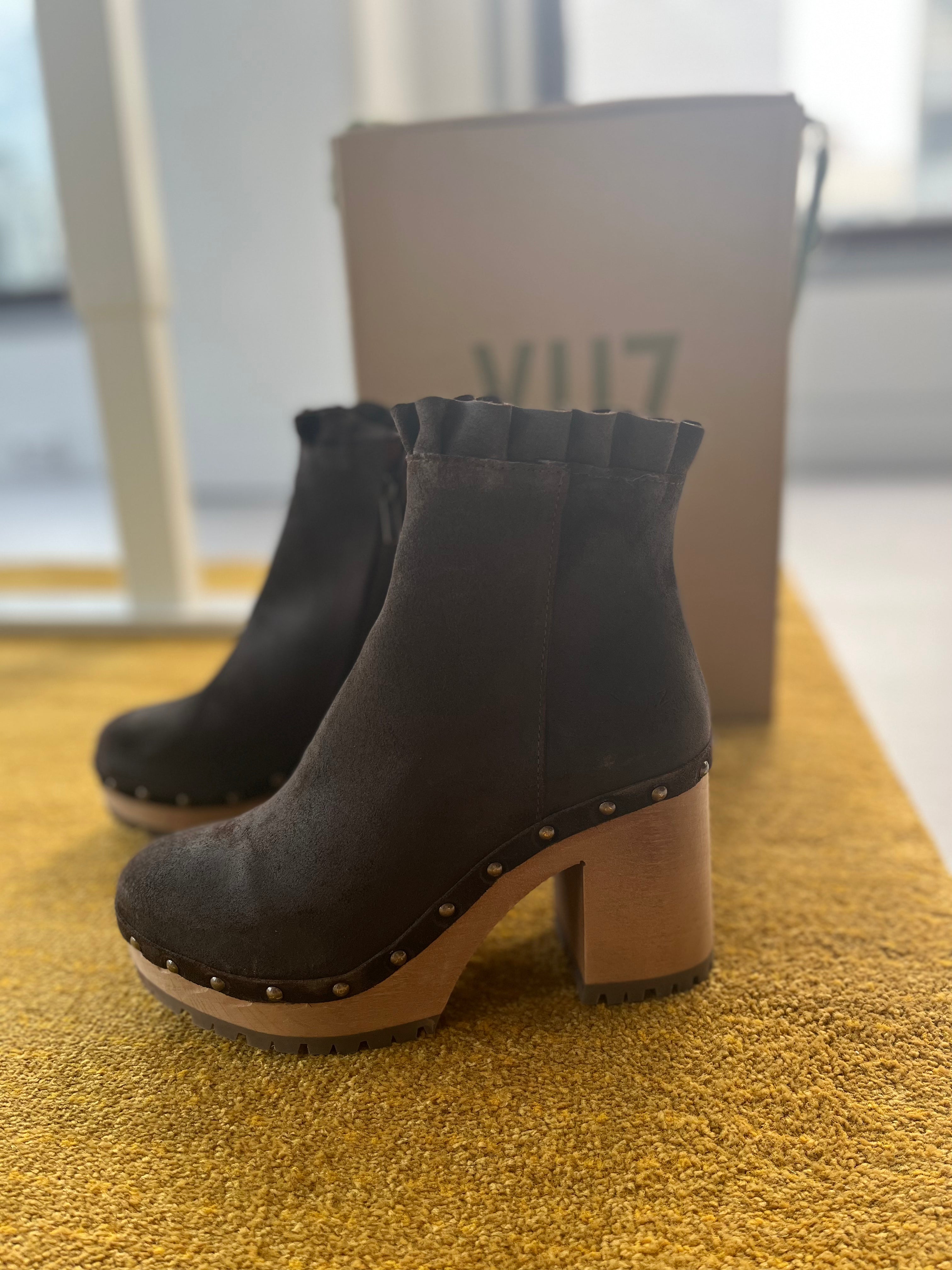 High Heel Boot with Frill XUZ