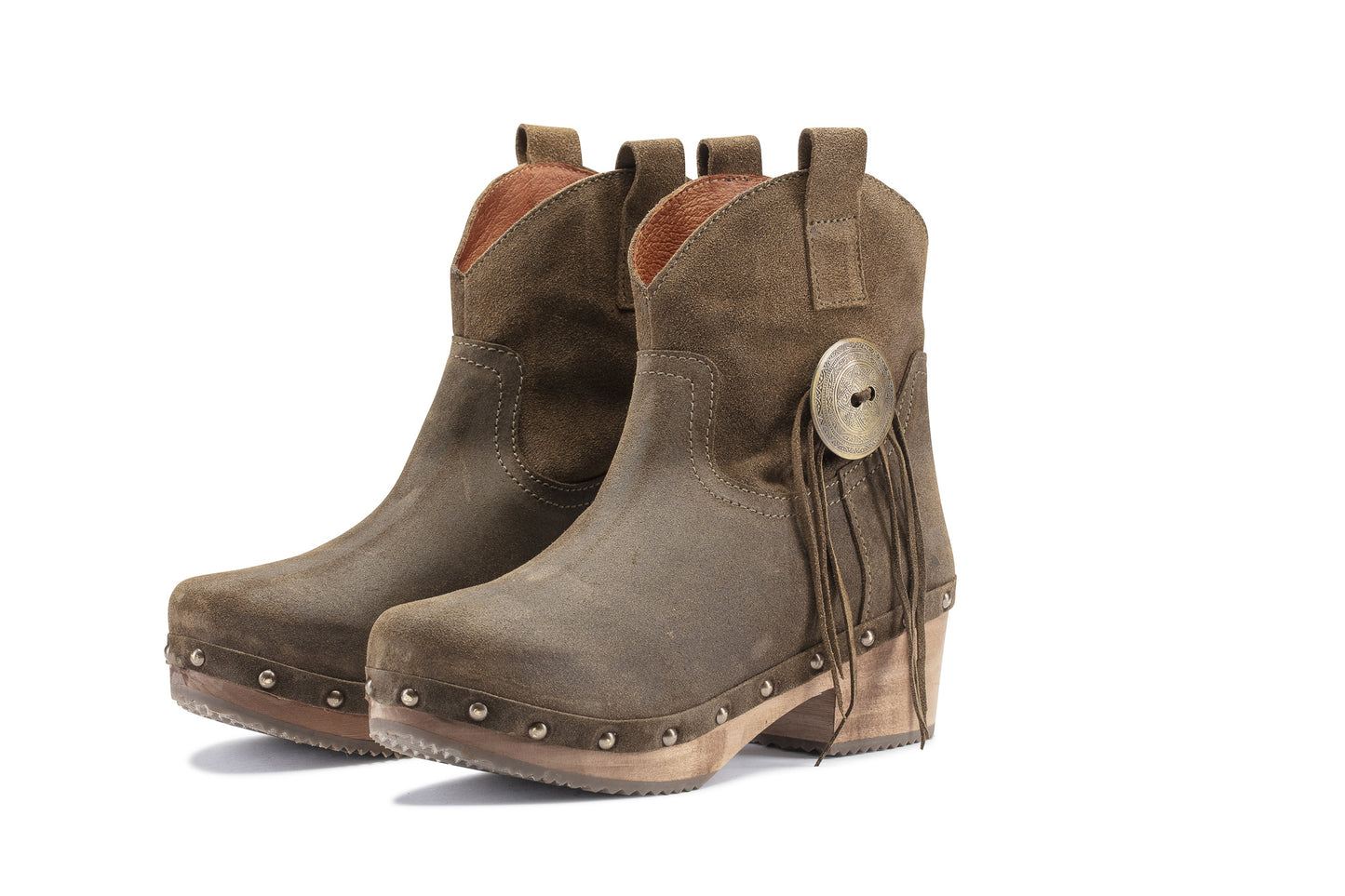 Bota con tacón de madera