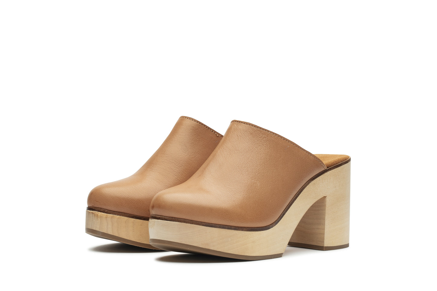 Zueco con tacón de madera