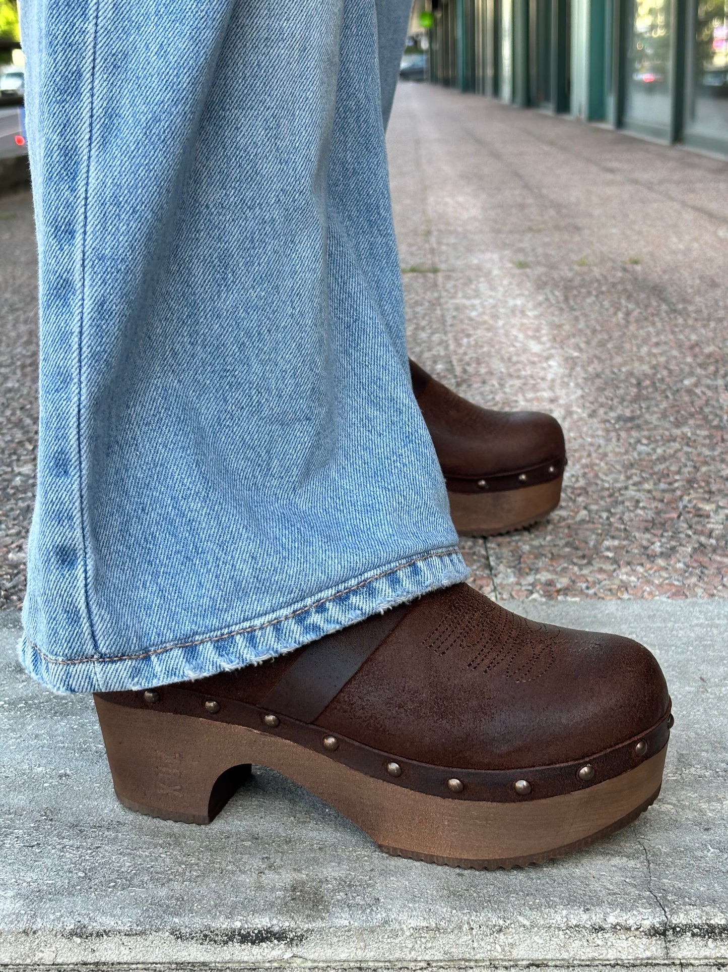 Leather mule with wooden heel