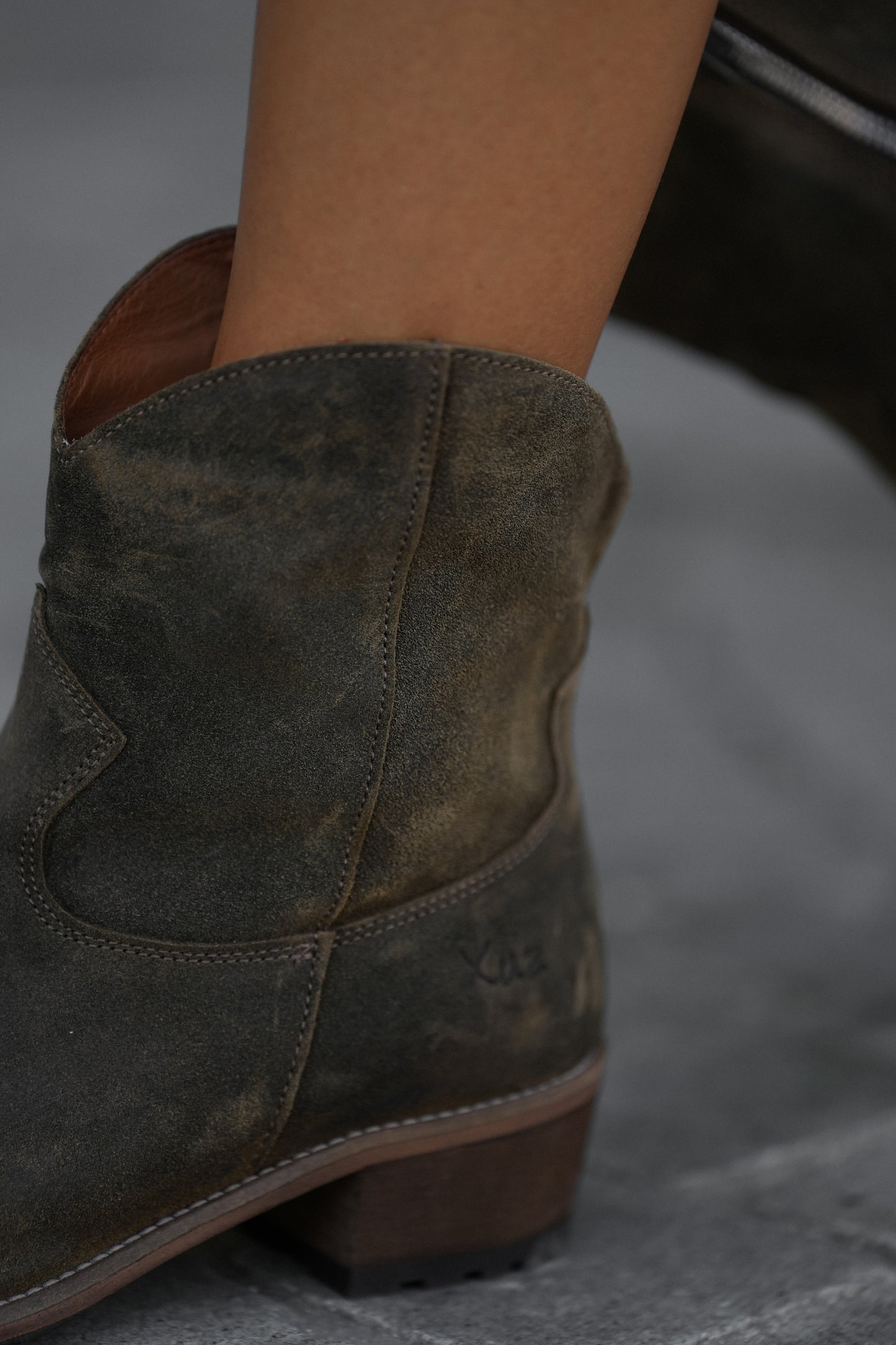 Braune Lederstiefel