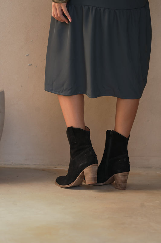 Black boots with heel