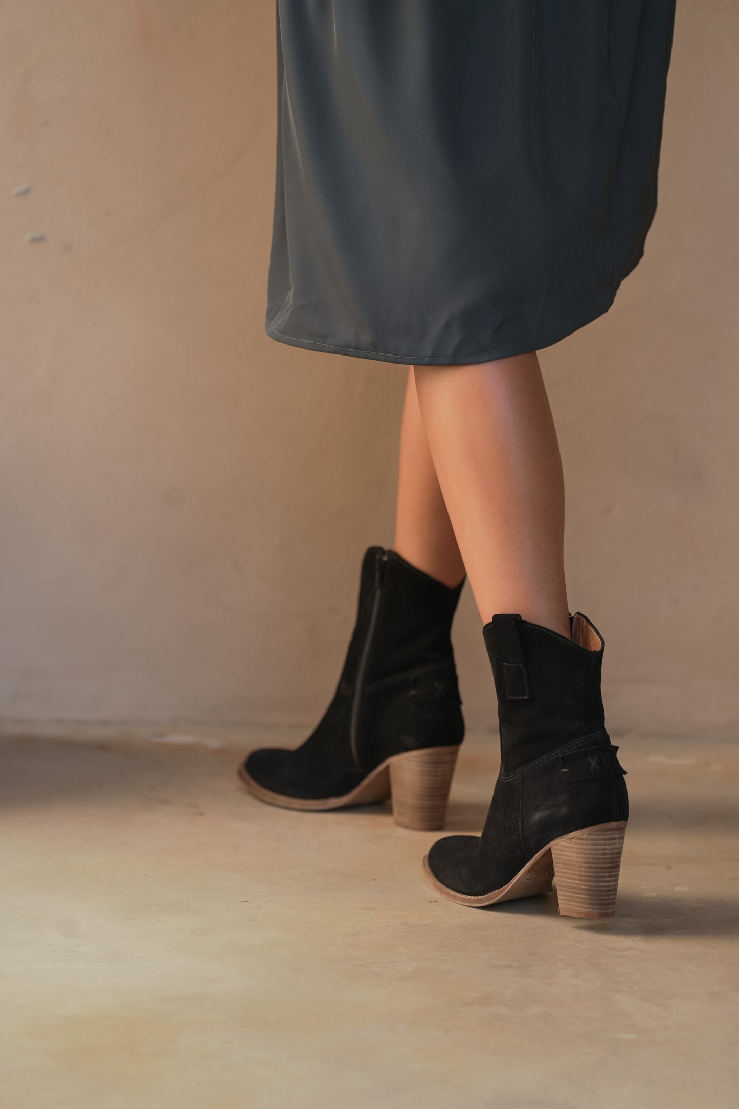 Black boots with heel