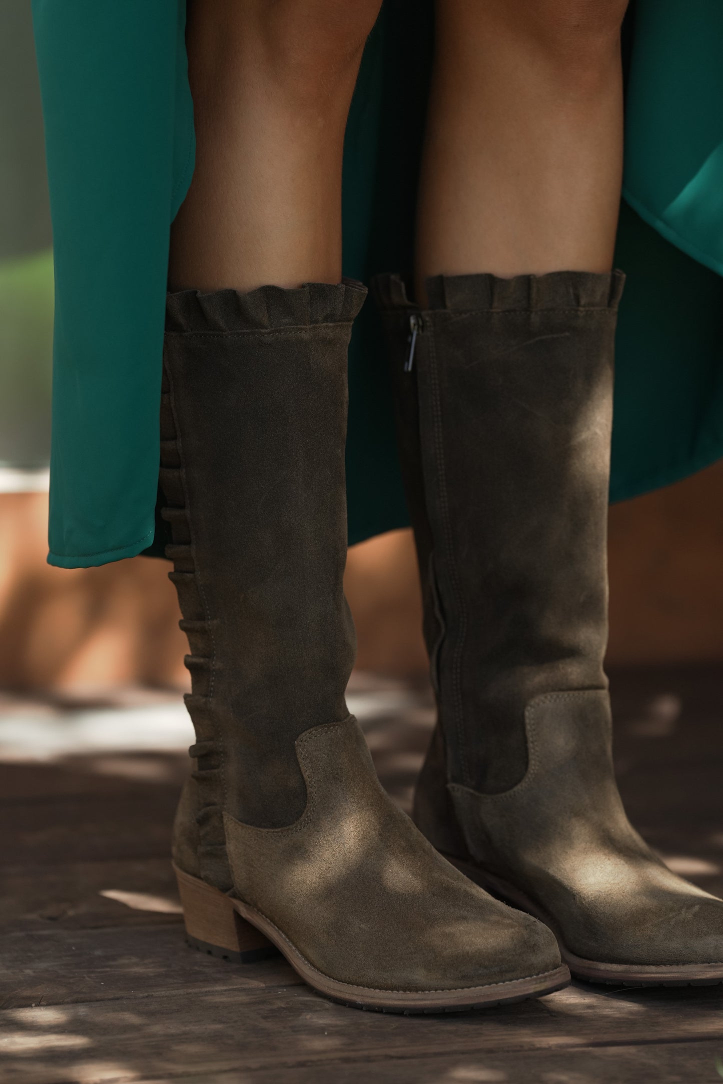 High boots with frill