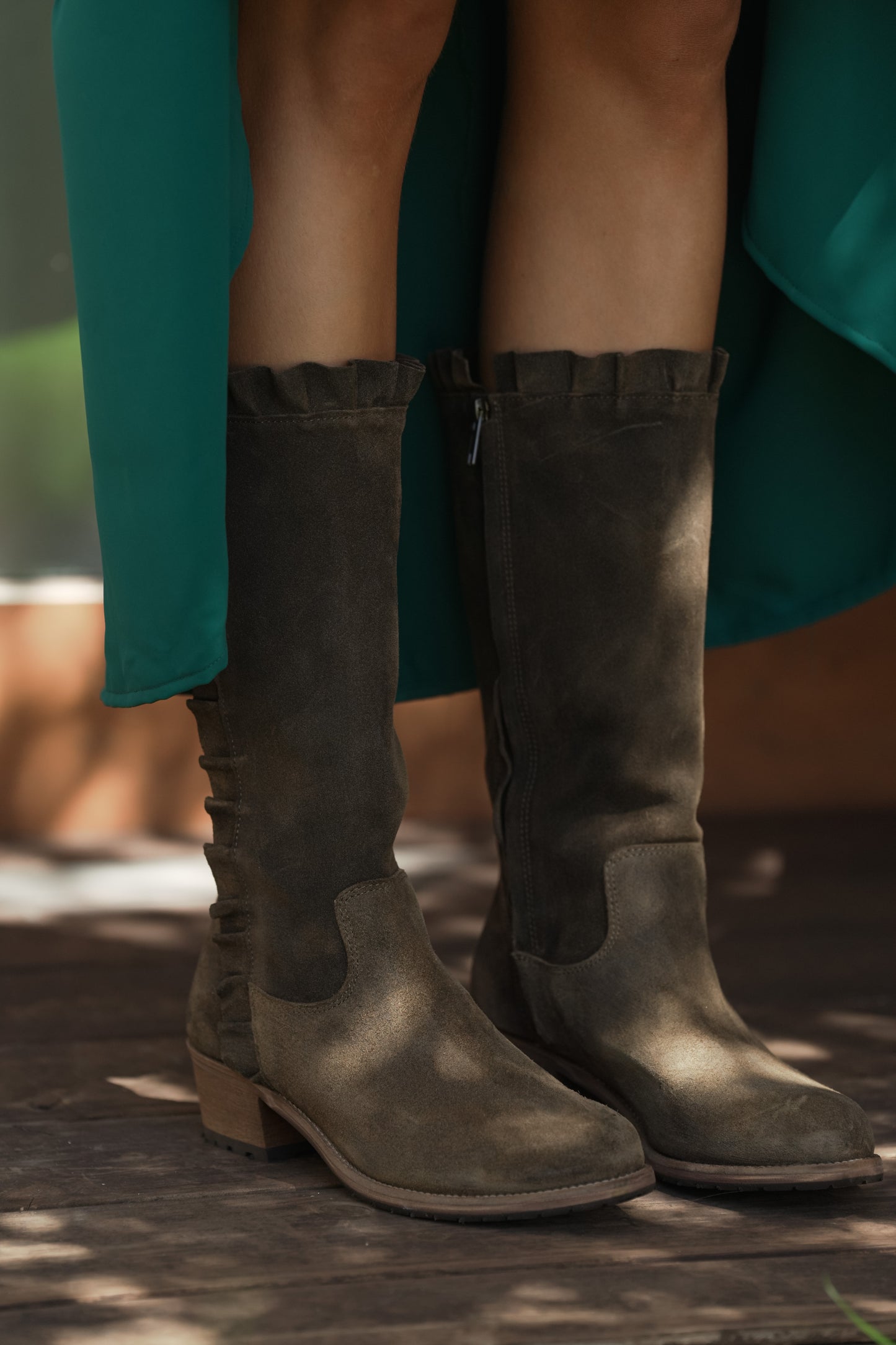 High boots with frill