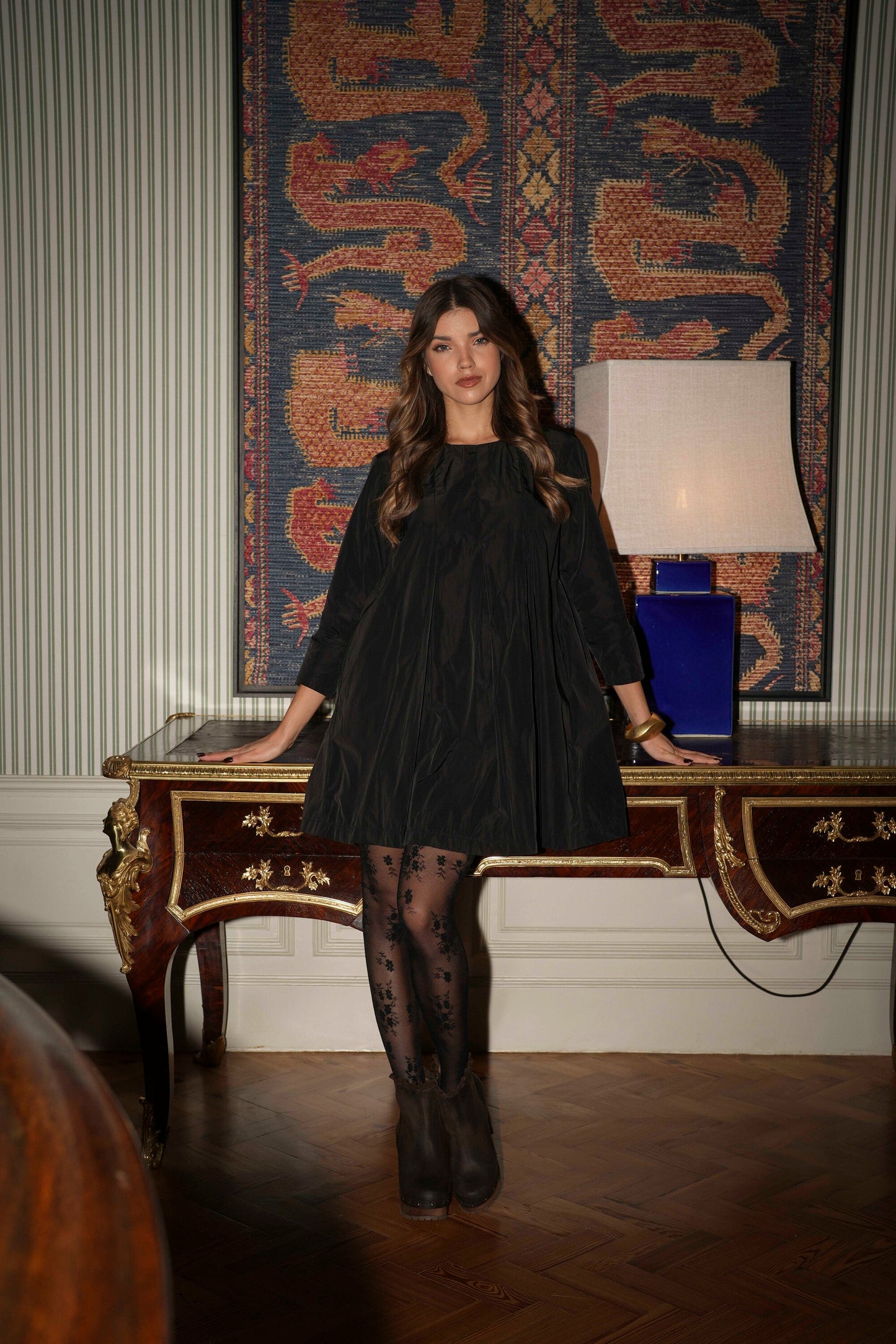 Botas em pele castanho com tacão alto