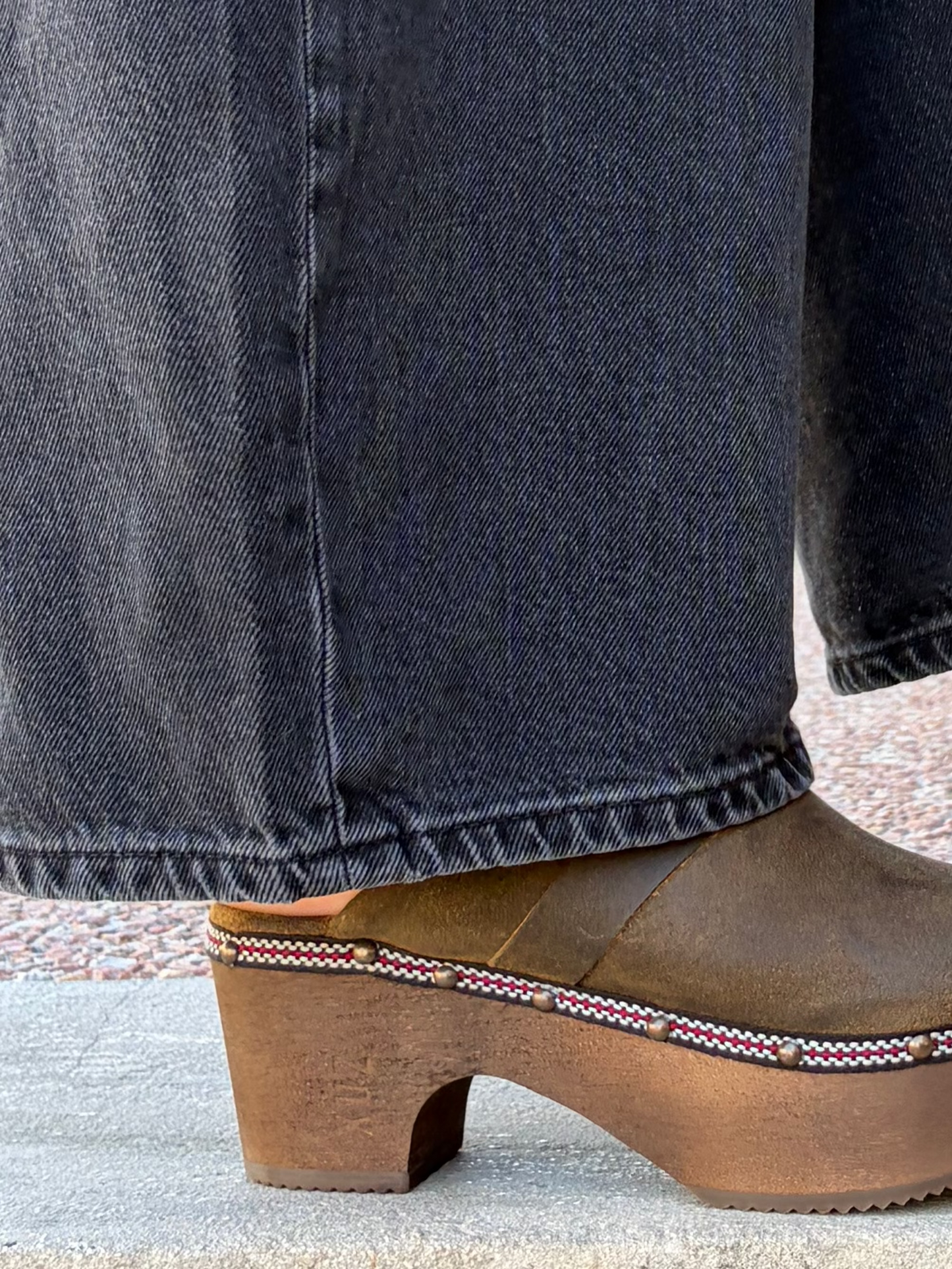 Lederclogs mit Holzabsatz