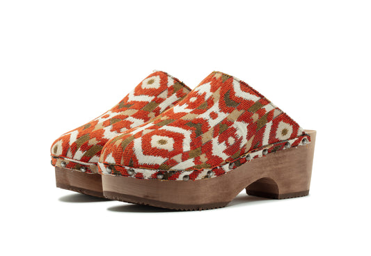 Soca baixa em madeira