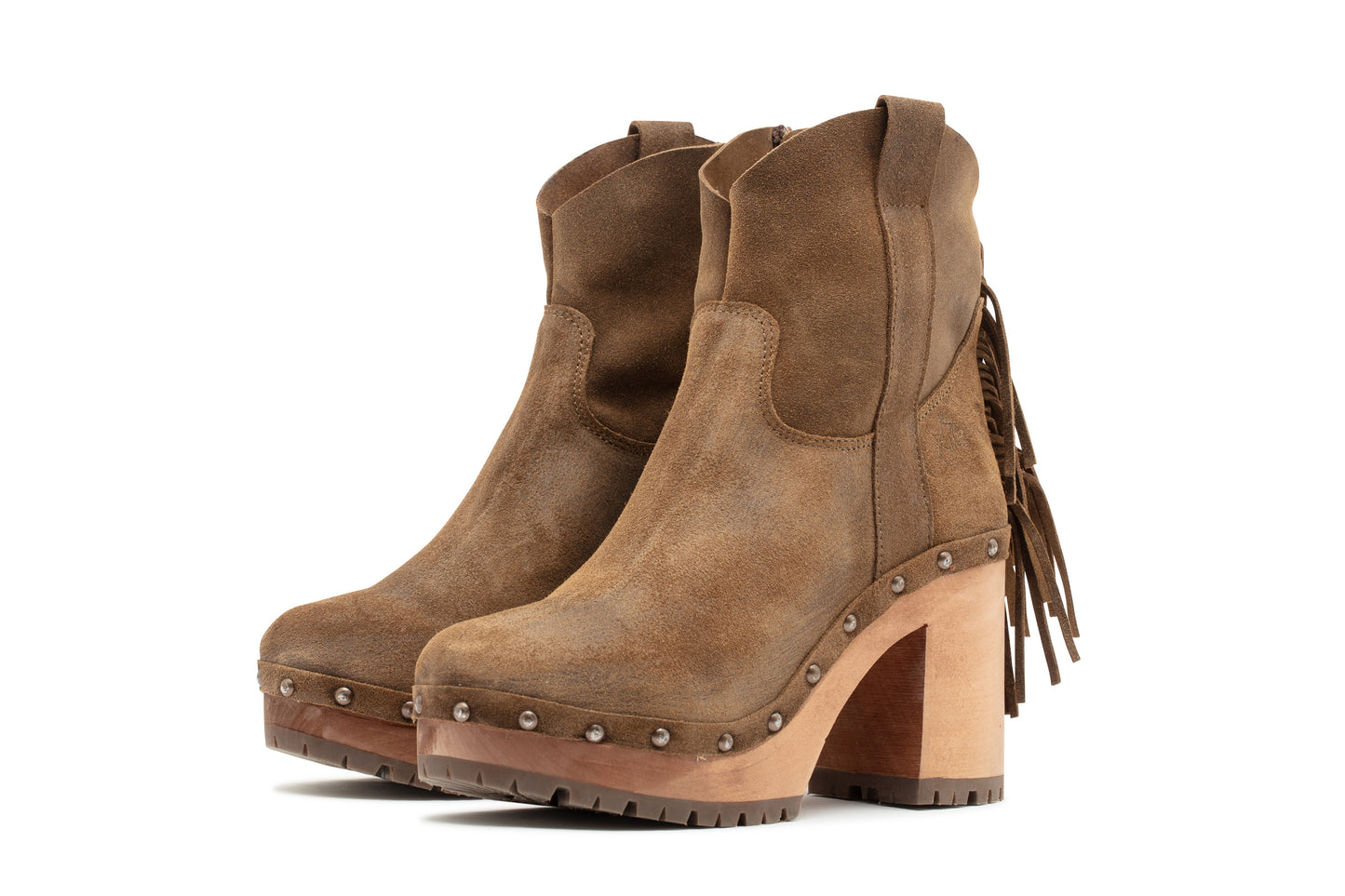 High heel boots with fringes