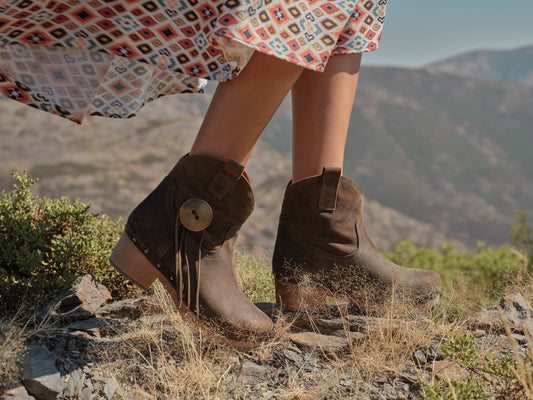 Boot with wooden heel