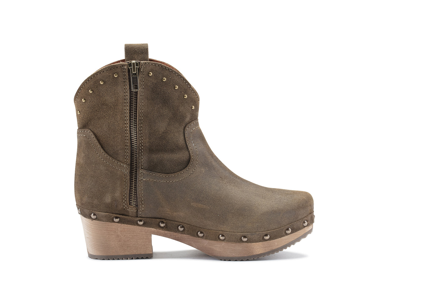 Boot with wooden heel
