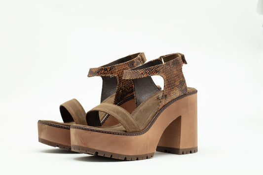 Sandal with wooden heel
