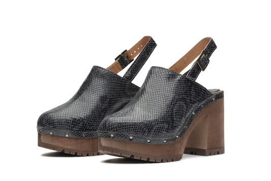 Soca com tacão de madeira