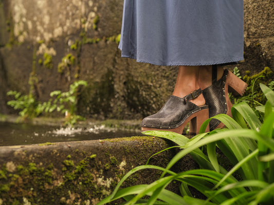 Soca com tacão de madeira